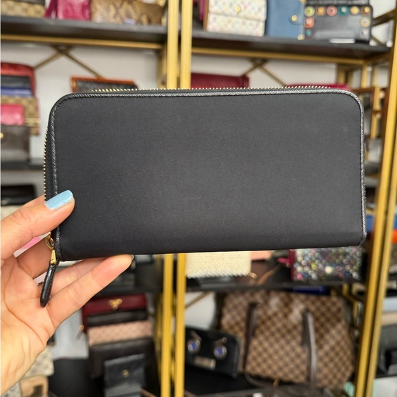 14448 Prada Tessuto nylon Zip around wallet with leather interior and trim - Picture 2 of 6